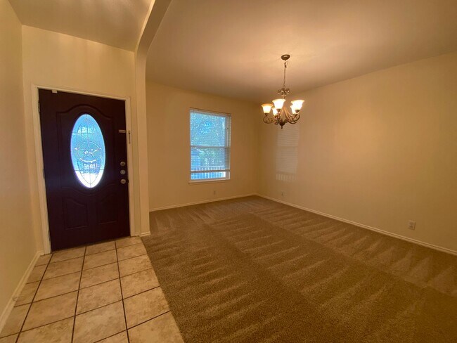 Building Photo - Spacious 4-Bedroom Home for Rent in Encino...