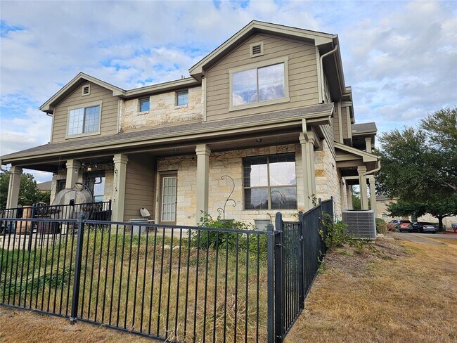 Building Photo - 9201 Brodie Ln