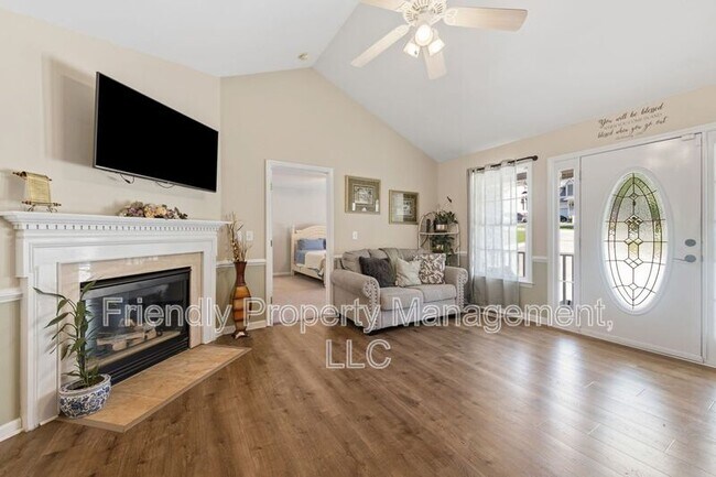 Building Photo - 1608 Rogers Pointe Ln