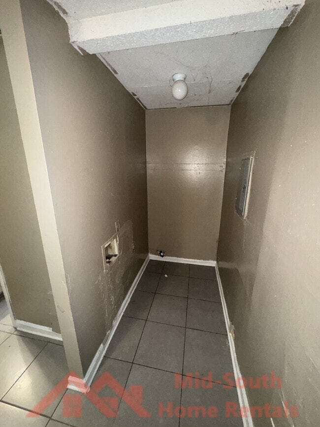Building Photo - 1604 Echles St