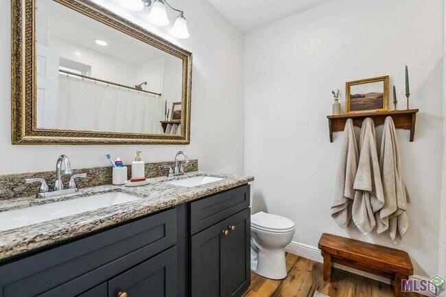 Building Photo - 9152 Woodbine St