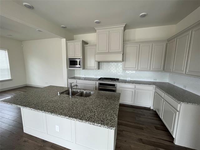 Building Photo - 7200 San Saba Dr