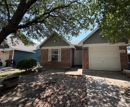 Building Photo - 3025 St Ursula Dr