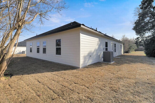 Building Photo - 106 Runnels St