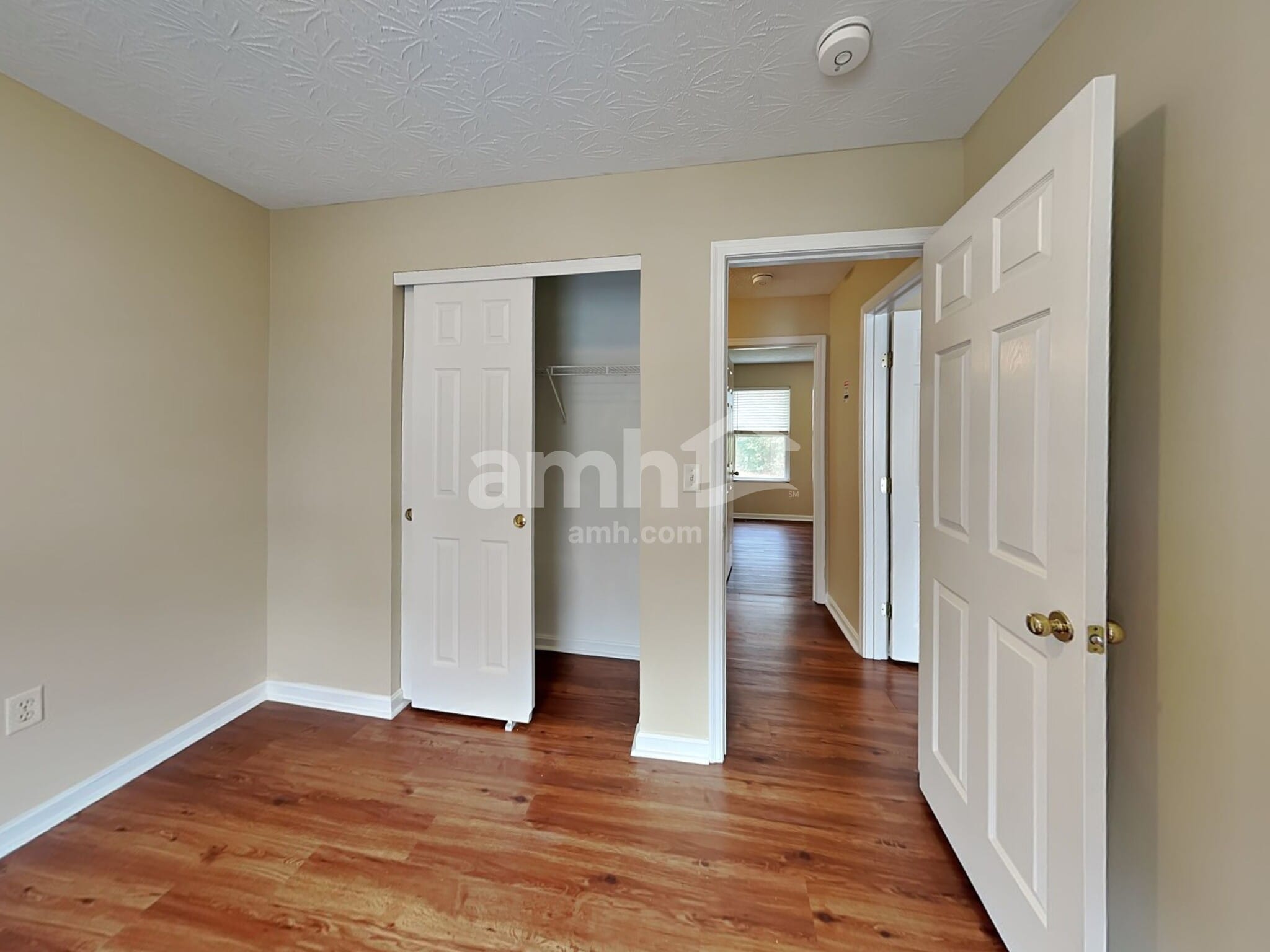 Building Photo - 3020 Lansdowne Ln