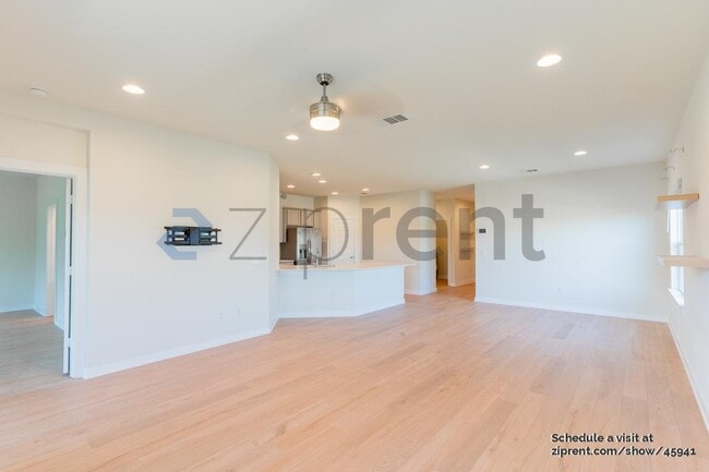 Building Photo - 301 Gidran Trail
