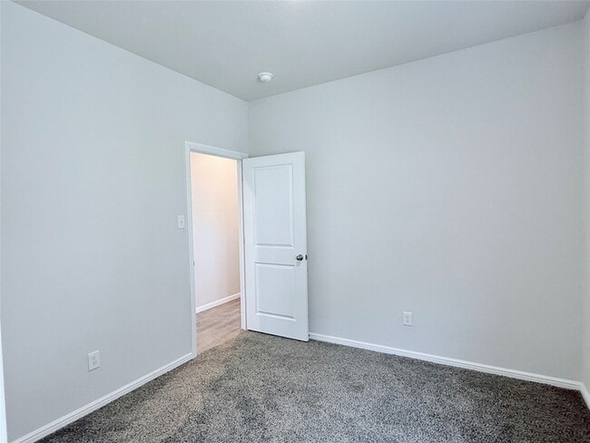 Building Photo - 309 Crowfoot Dr