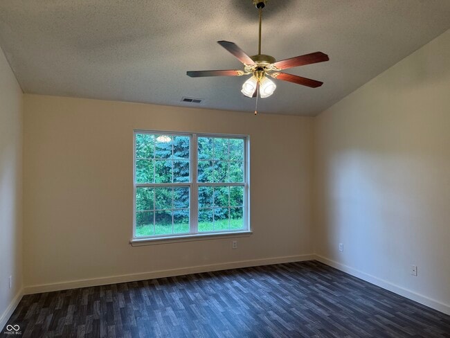 Building Photo - 1009 Springwater Rd