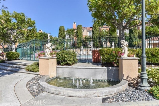 Building Photo - 12 Palagonia Aisle