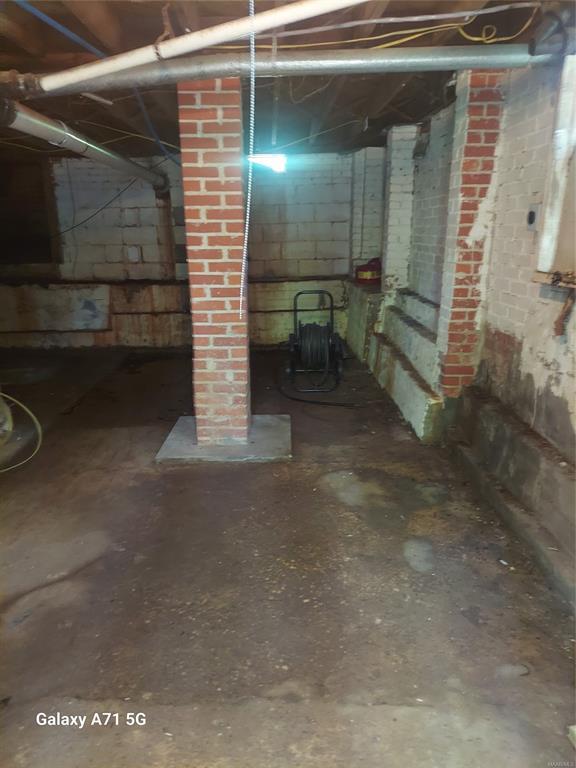 basement Storage and Laundry - 2505 Bay St