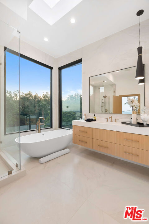 Building Photo - 27187 Sea Vista Dr