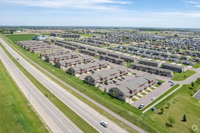 Building Photo - Diamond Field Townhomes