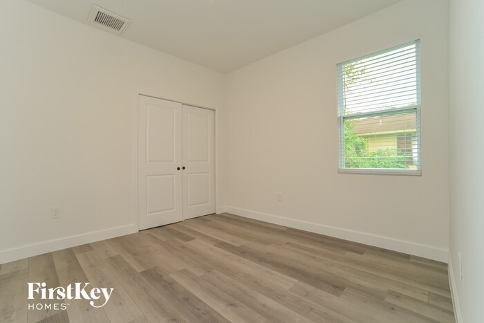 Building Photo - 1780 W Acadian Dr