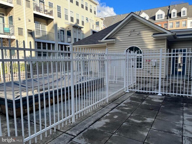 Building Photo - 2700 Bellforest Ct