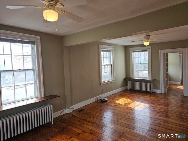 Building Photo - 19 Howard Ave