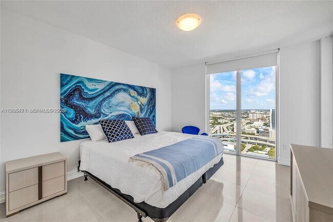 Building Photo - 185 SW 7th St