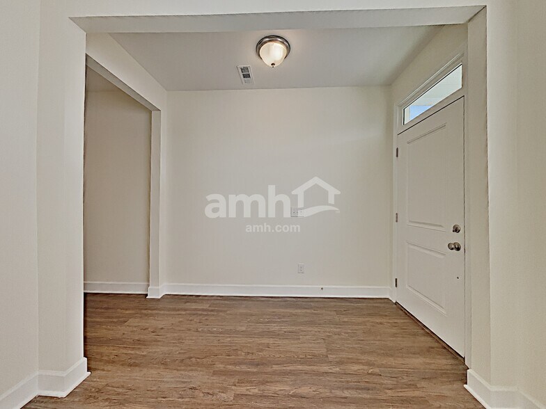 Building Photo - 4904 Chutney Dr