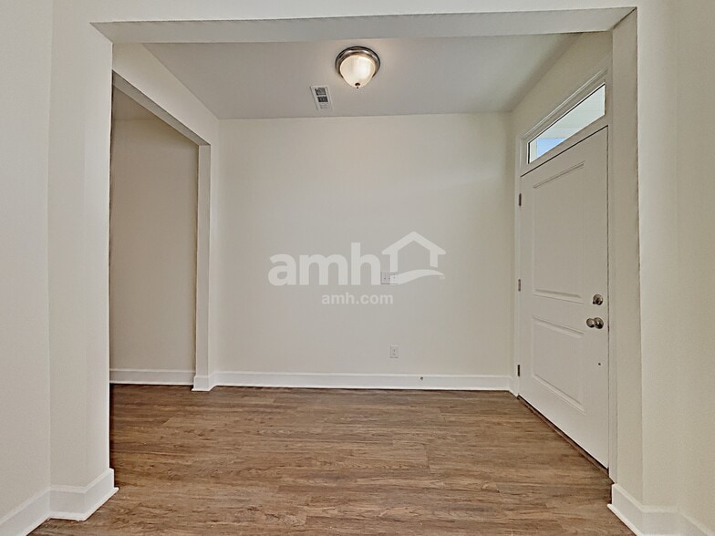 Building Photo - 5270 Lake Maxwell Dr