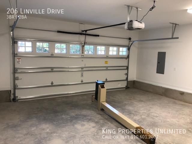 Building Photo - 206 Linville Dr