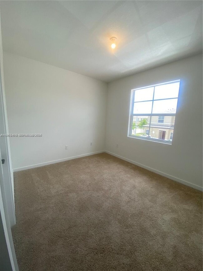 Building Photo - 540 NE 4th St