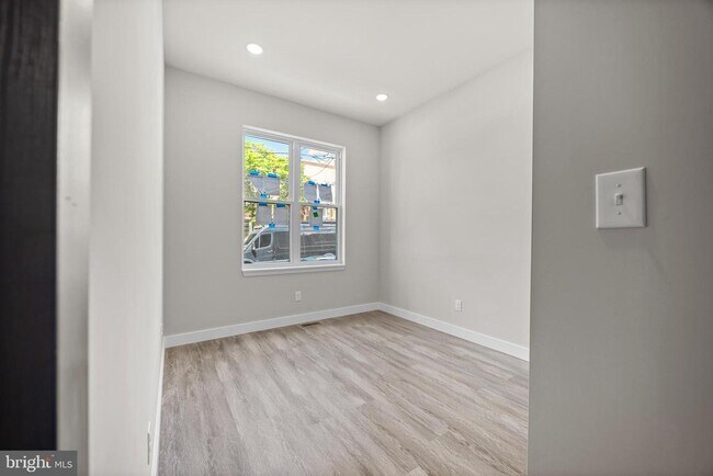 Building Photo - 405 N Simpson St