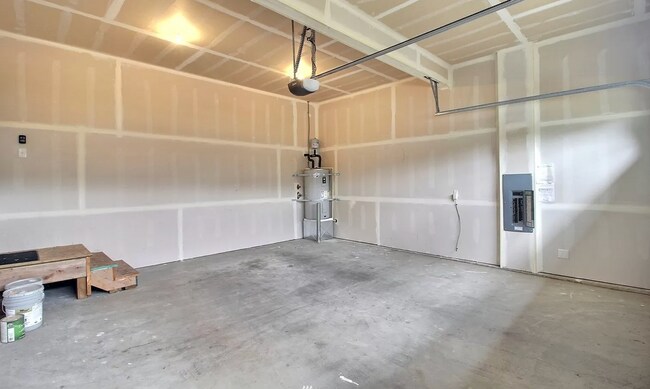 More Garage - 596 NE Nantucket St