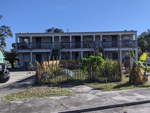 Building Photo - 2322 Stone St