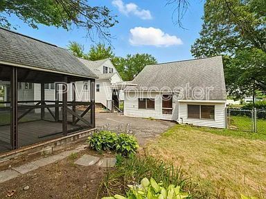 Building Photo - 178 Massasoit Rd