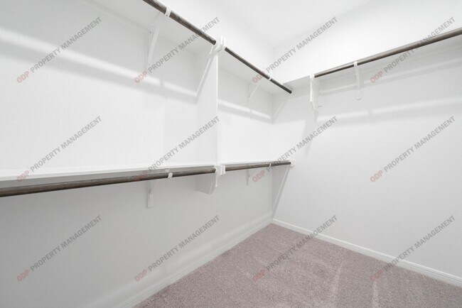 Building Photo - 424 Poplin Ln