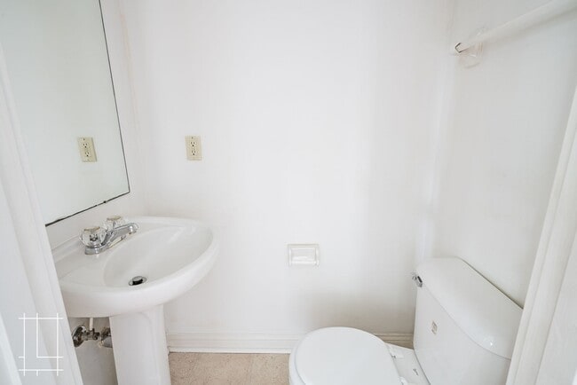 Building Photo - 193-195 Greenwood Ave