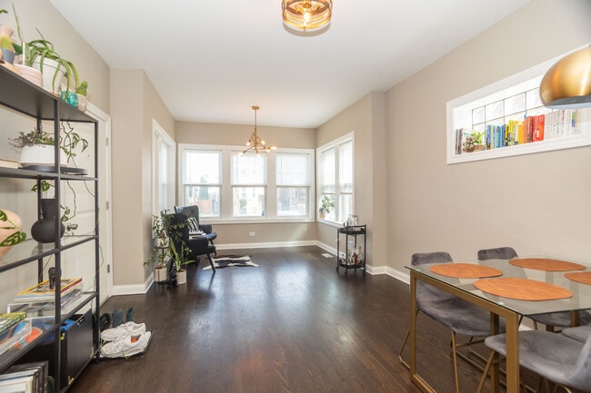 Building Photo - 2906 N Harding Ave