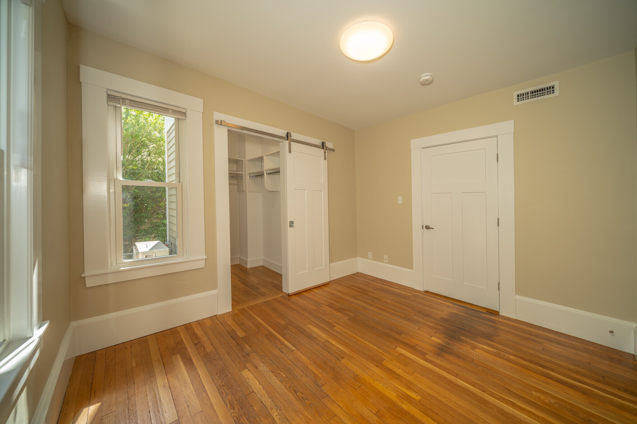 Building Photo - 1590 Cambridge St