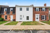 Building Photo - Updated 2BR Townhome Minutes from Central Park & Mary Washington Hospital!