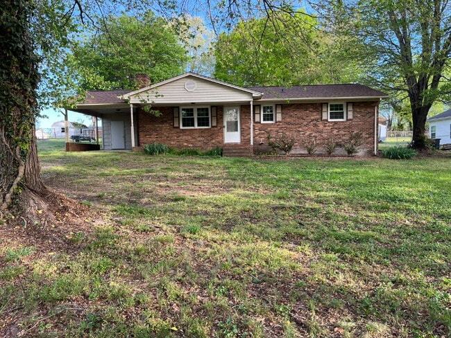 Building Photo - 3935 Yokley St