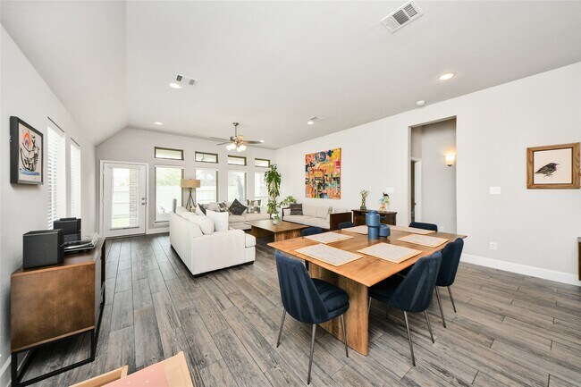 Building Photo - 2206 Forest Trace Ln