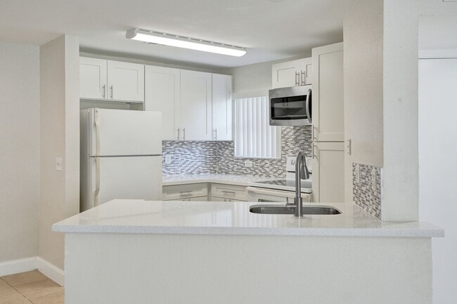 Building Photo - 12650 Vista Isles Dr