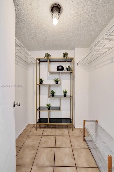 Building Photo - 9480 Tangerine Pl