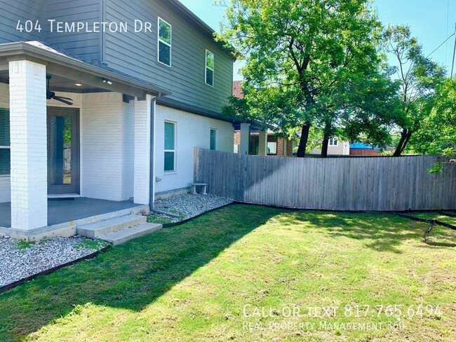 Building Photo - 404 Templeton Dr