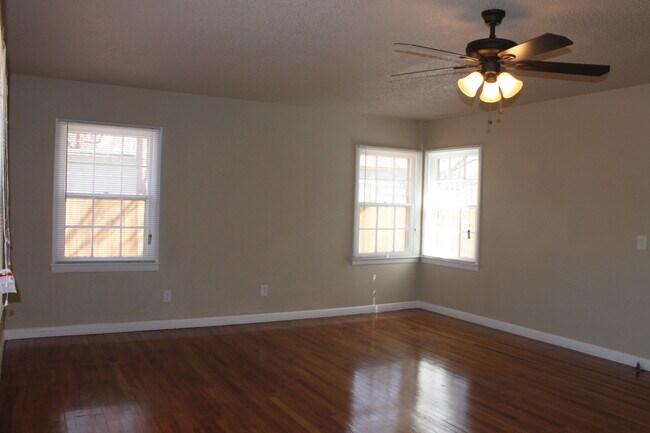 Building Photo - PRE -LEASING FOR AUGUST ! Spacious 4 Bedroom/2 Bath House