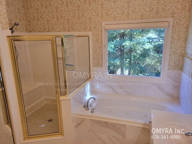 Building Photo - Gorgeous 5 Bedroom House in Peachtree Corn...