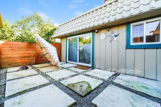 Building Photo - 2153 Cottage Way