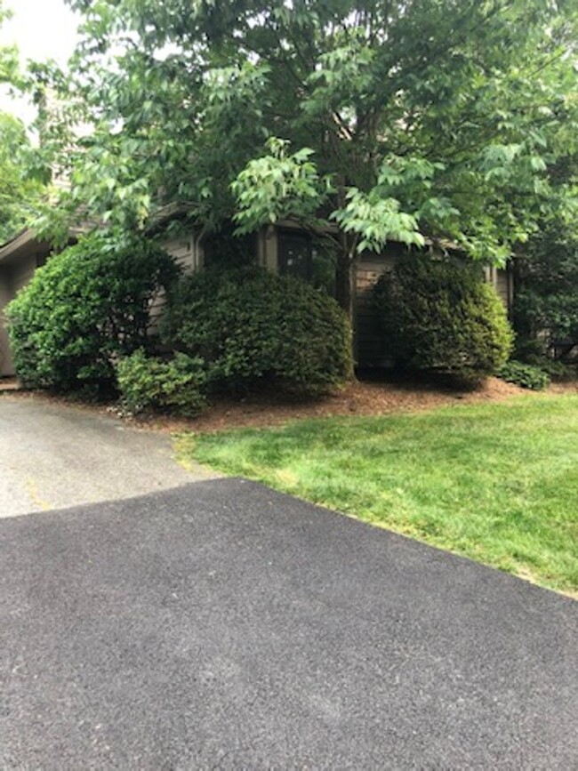 Building Photo - Great 3BR/2BA Townhouse in Mill Creek
