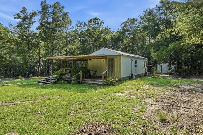 Building Photo - Must-See Country Retreat with Modern Convenience