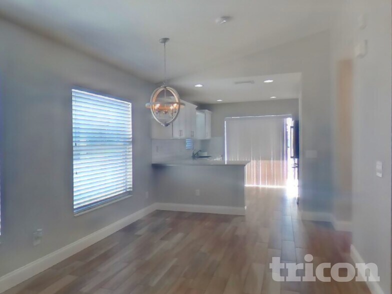 Building Photo - 10123 41st Ct E