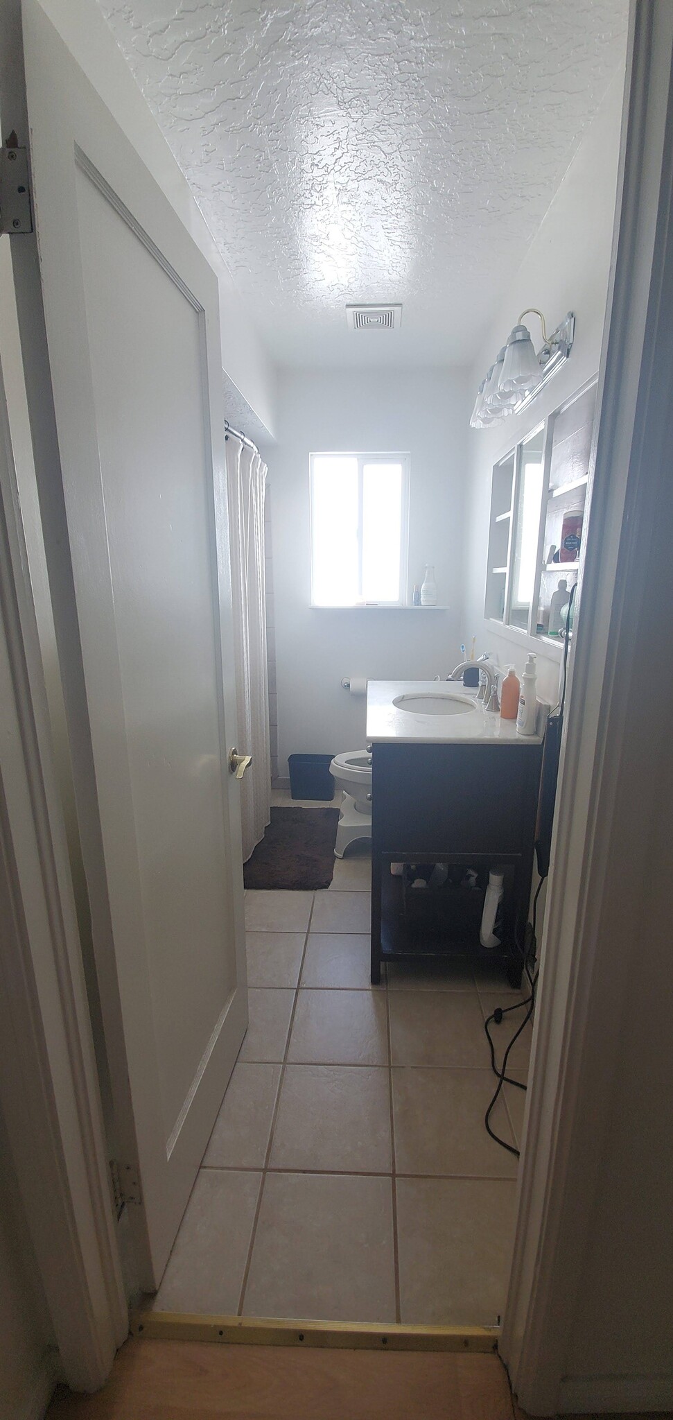 Bathroom - 990 S 500 W