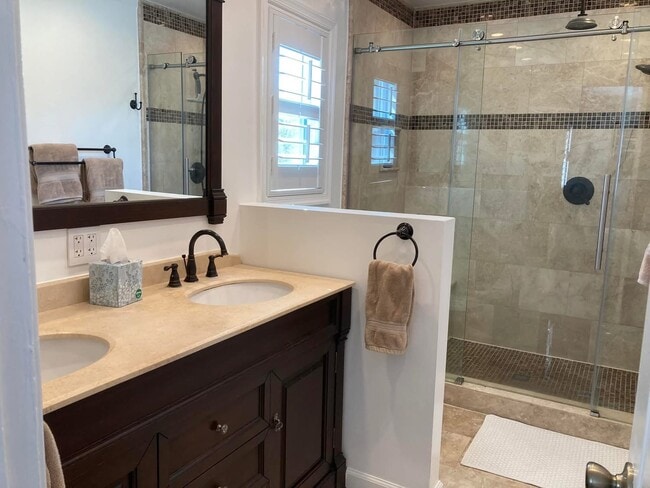 Building Photo - 6511 Cape Ct
