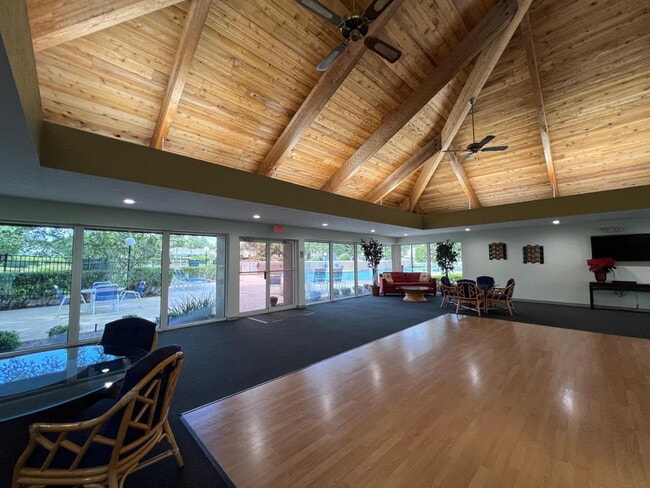 Building Photo - ***Beautiful Townhome Available in Woodland Villages