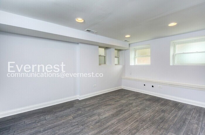 Building Photo - 2054 N Campbell Ave