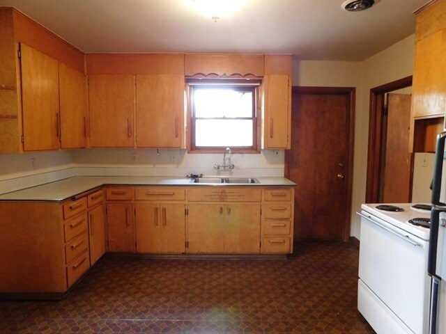 Building Photo - 3Bd/1Ba Single Story House w/ Basement - A...