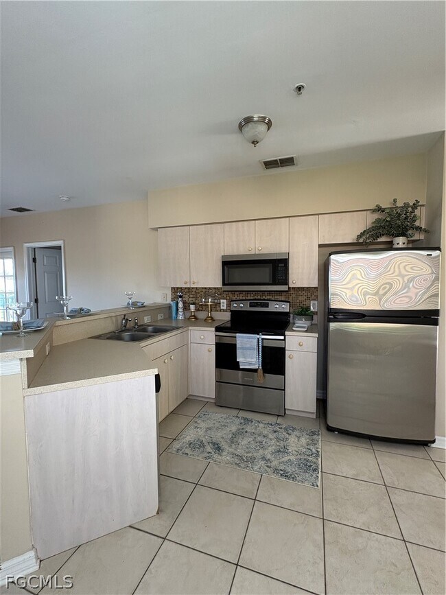 Building Photo - 909 SW 47th Terrace